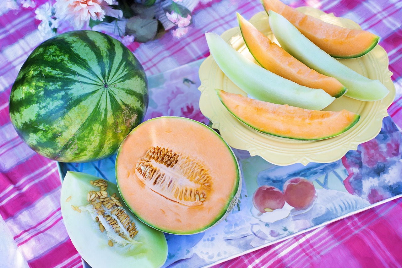 Cantaloupe and Honeydew: The Melon Madness (image credits: pixabay)