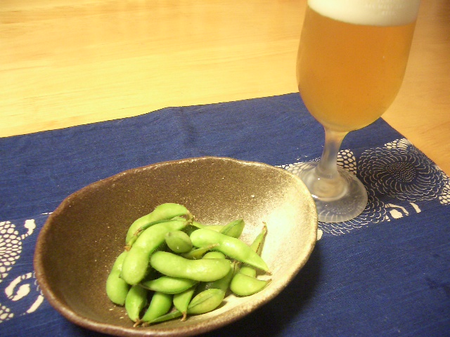Edamame: A Protein-Packed Snack (image credits: wikimedia)