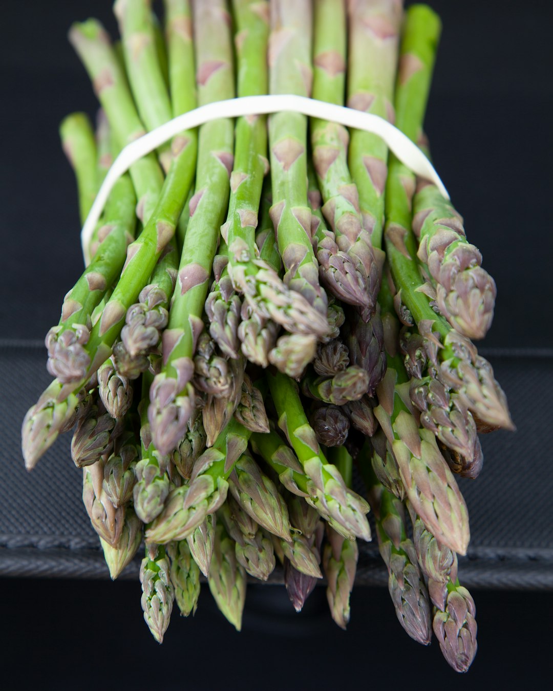 Asparagus - The Spear-Shaped Spring Rejection (image credits: unsplash)