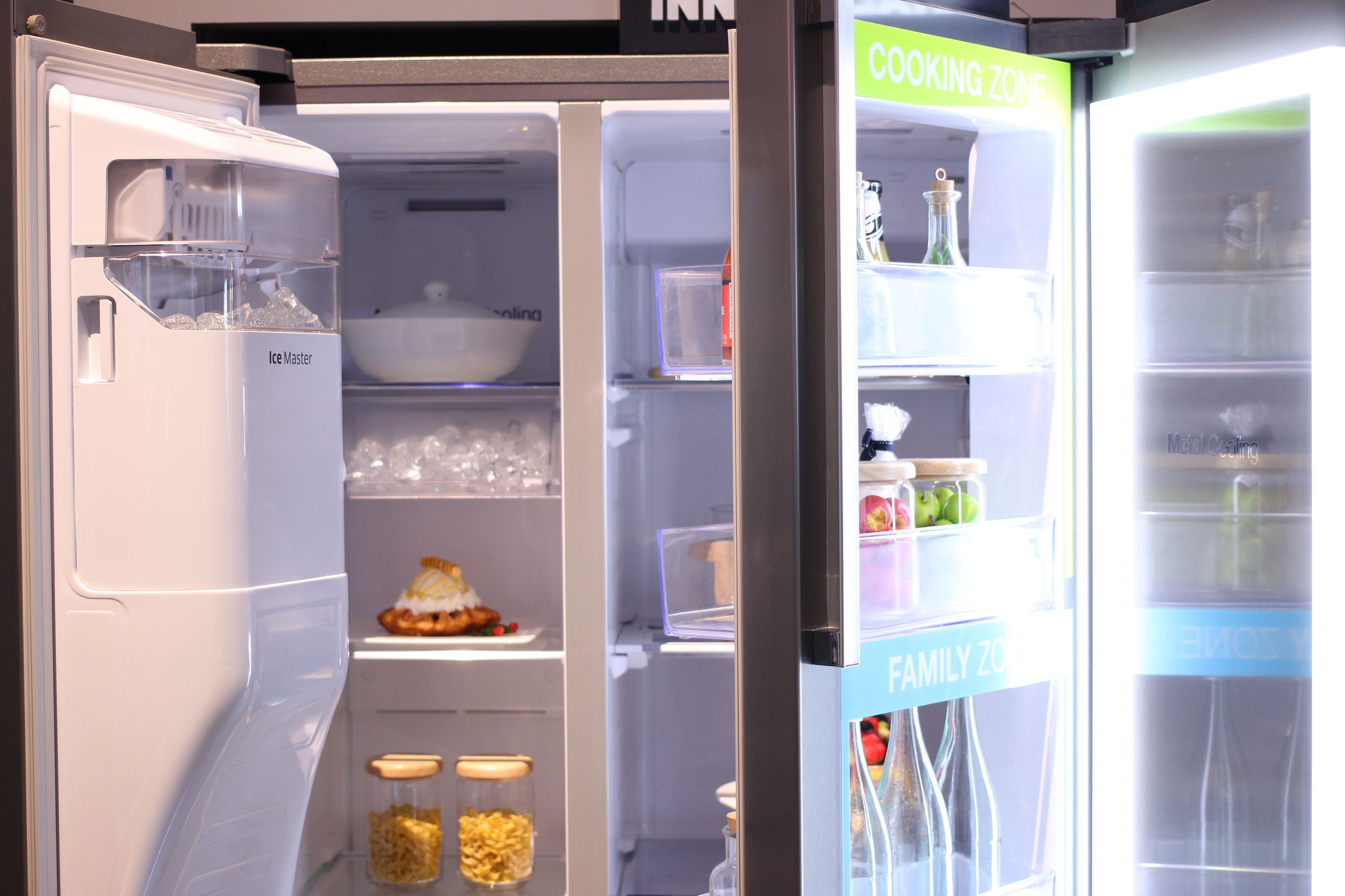 Opening the Freezer Door Too Often (image credits: wikimedia)
