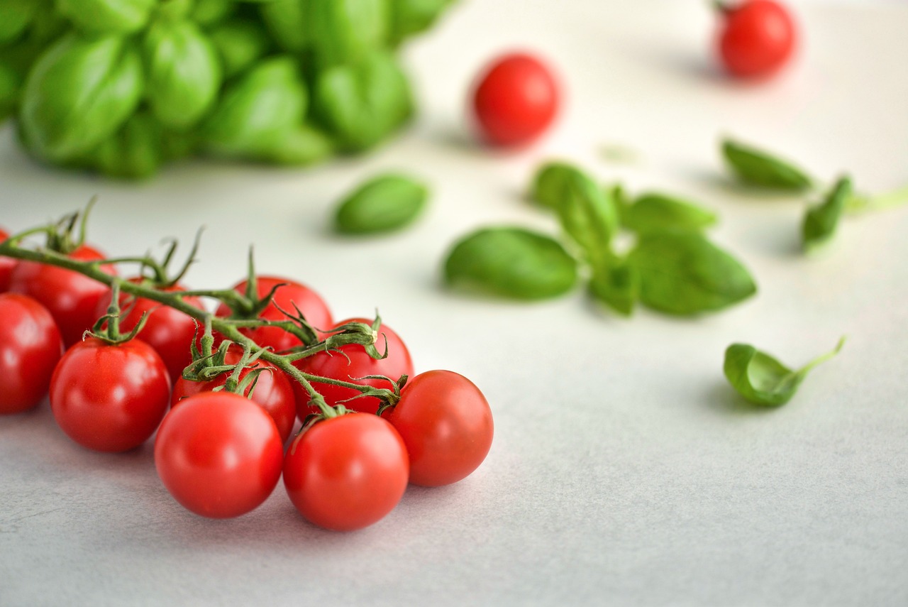 Keep Herbs Fresh Longer by Storing Them Like Flowers (image credits: pixabay)
