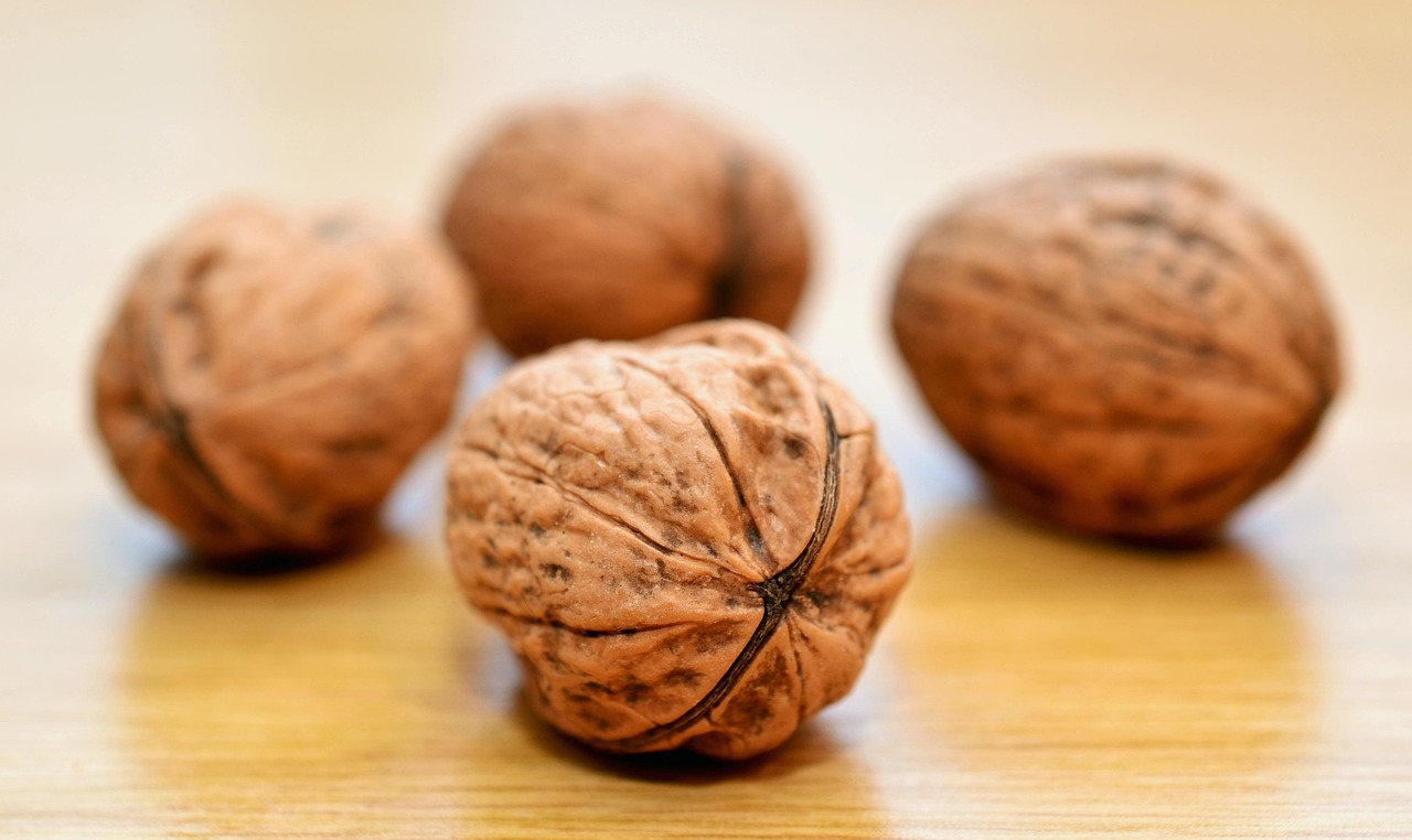 7. Nuts: Heart-Healthy Snack (image credits: pixabay)