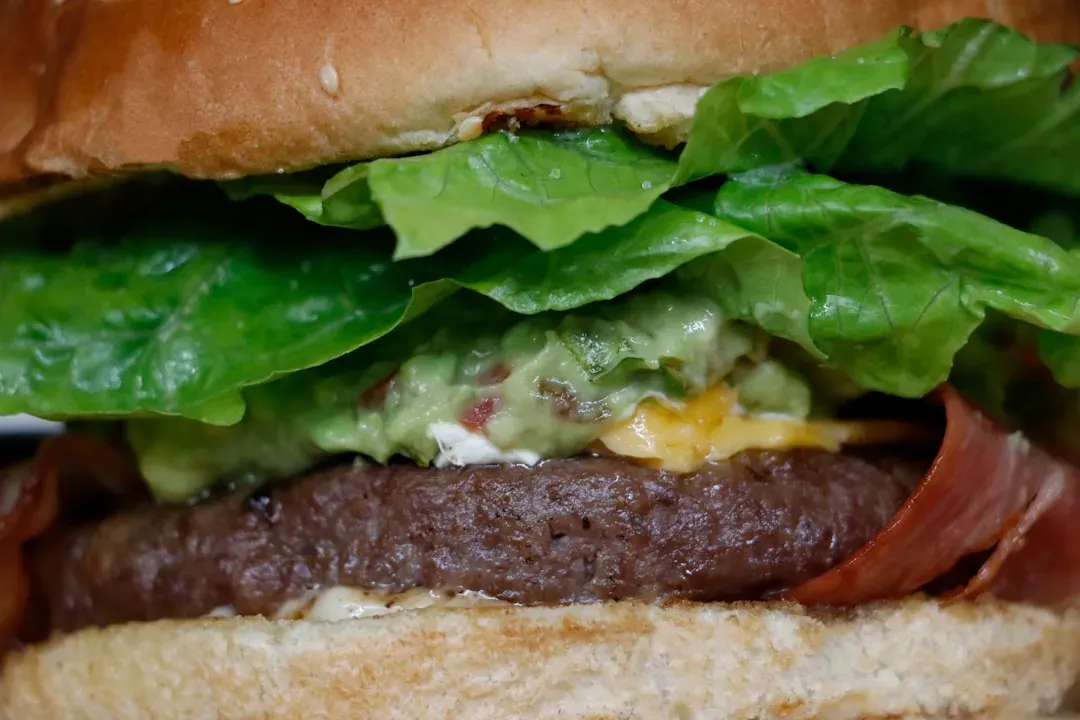 10. The Plant-Based Burger: A Trend Running Out of Steam (Image Credits: Unsplash)