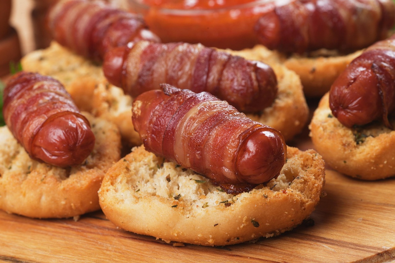 Pigs in a Blanket (image credits: pixabay)