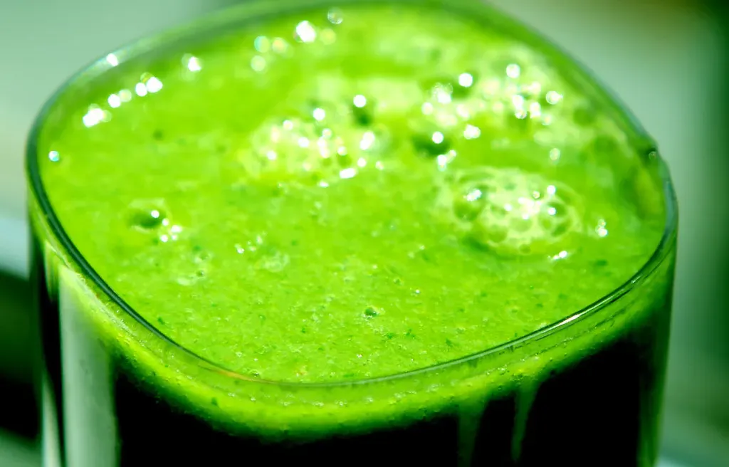 8. Store-Bought Smoothies and Green Juices (Image Credits: Flickr)