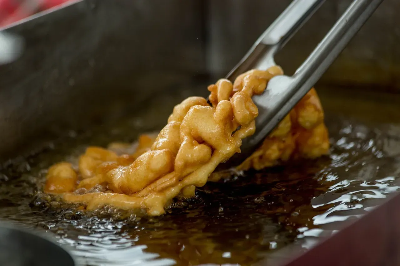 Cooking Oils and Greasy Foods (Image Credits: Pixabay)