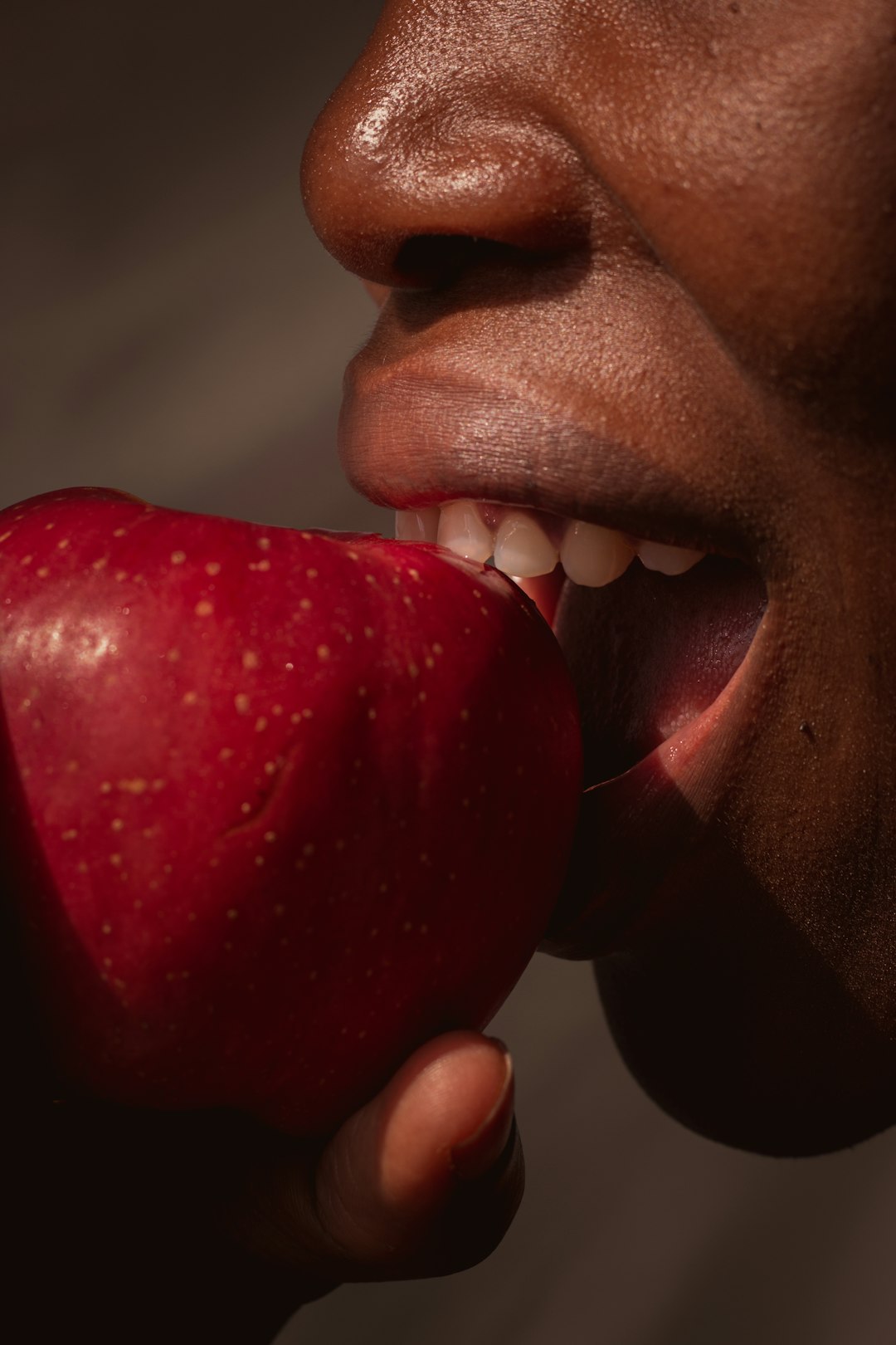Dental Health: Surprising Differences (image credits: unsplash)