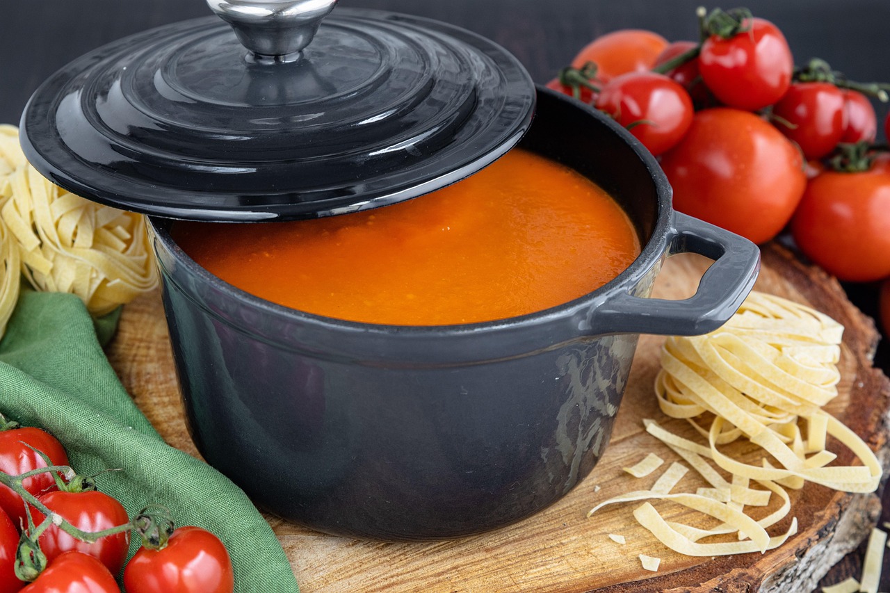 #3: Tomato Basil Soup—Antioxidant-Rich and Heart Smart (image credits: pixabay)
