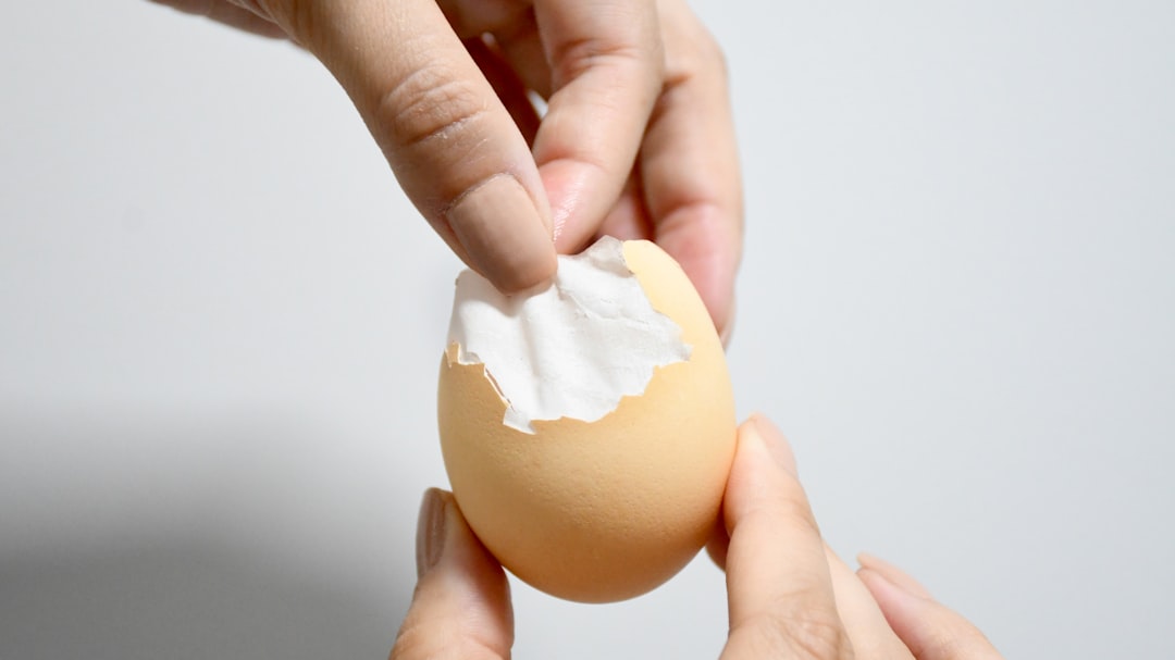 The Science Behind Peeling Difficulties (Image Credits: Unsplash)