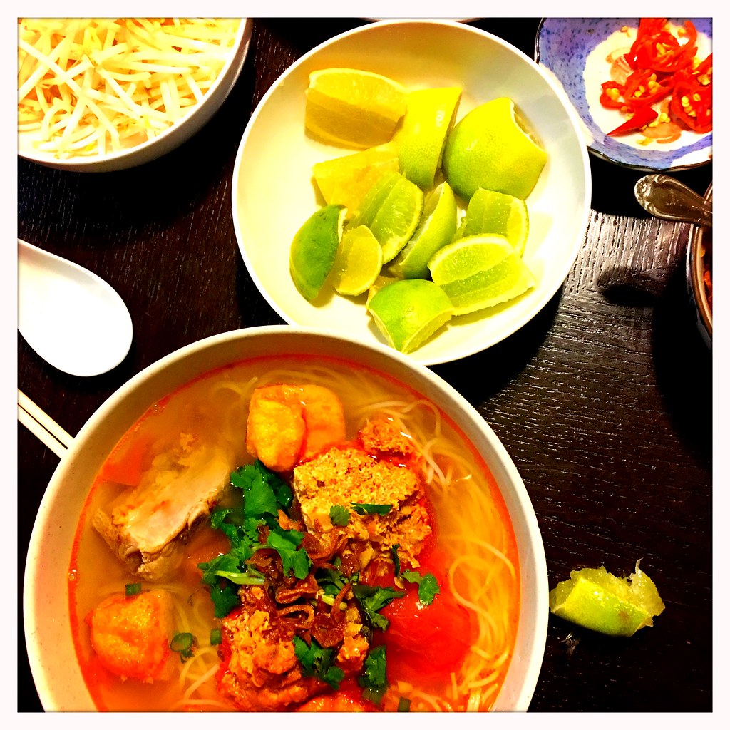 Vietnam’s Fresh and Light Cuisine (image credits: flickr)
