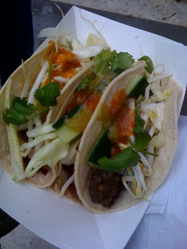 Pad Thai Tacos: A Street Food Sensation (image credits: wikimedia)
