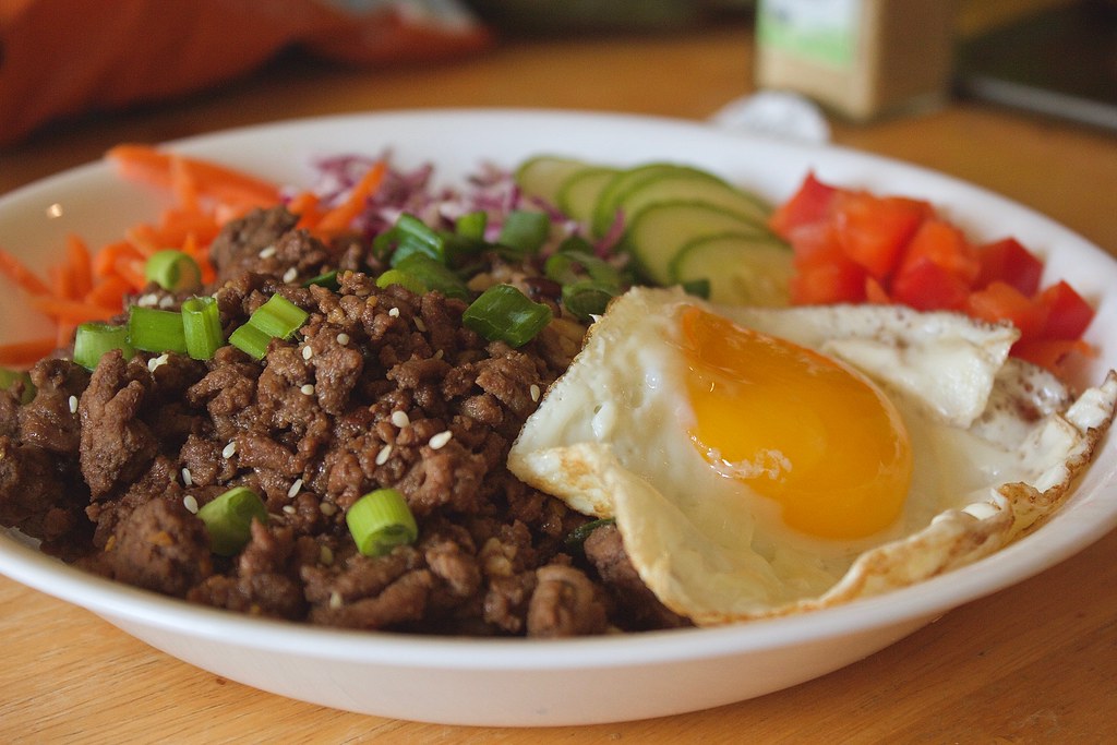 Korean-Inspired Beef and Rice Bowls (image credits: flickr)