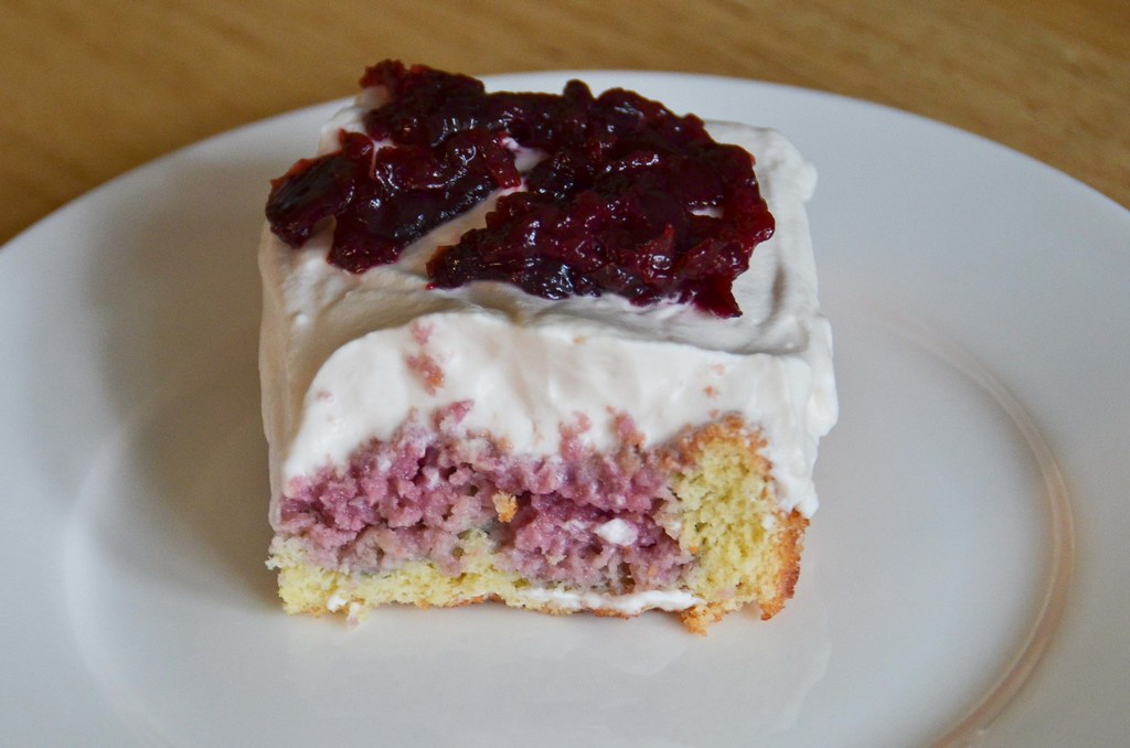 Poke Cake Makes a Colorful Comeback (image credits: flickr)