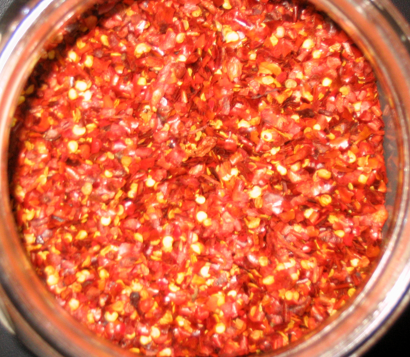 Red Pepper Flakes: A Touch of Heat (image credits: wikimedia)