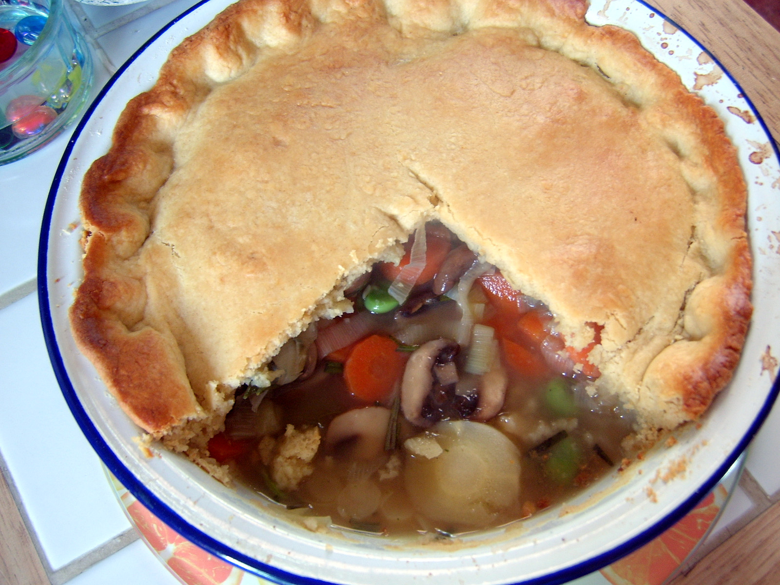 Woolton Pie: Britain's Vegetable Victory (Image Credits: Woolton pie, CC BY 2.0, https://commons.wikimedia.org/w/index.php?curid=46161211)