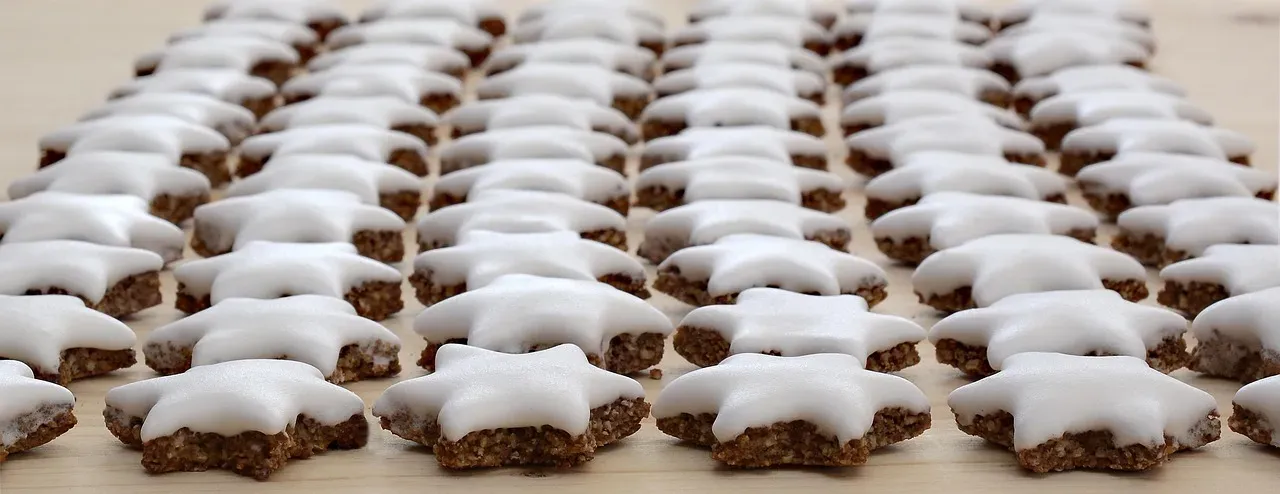 Those Frosted Sugar Cookies Are More Plastic Than Pastry (Image Credits: Pixabay)