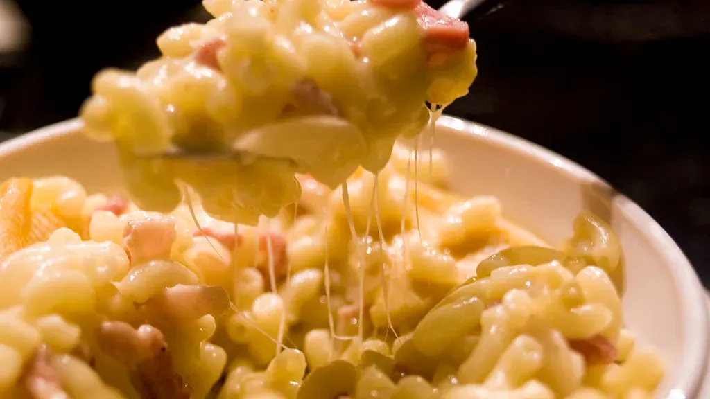 Mac And Cheese Fans Need Childhood Security (Image Credits: Flickr)