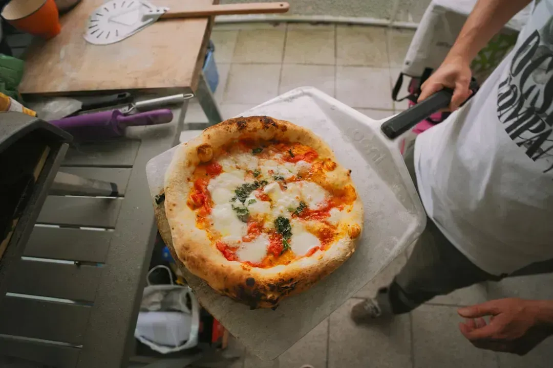 QuikTrip Kitchen's Fresh-Made Pizza: Gas Station Pies That Actually Slap (Image Credits: Unsplash)