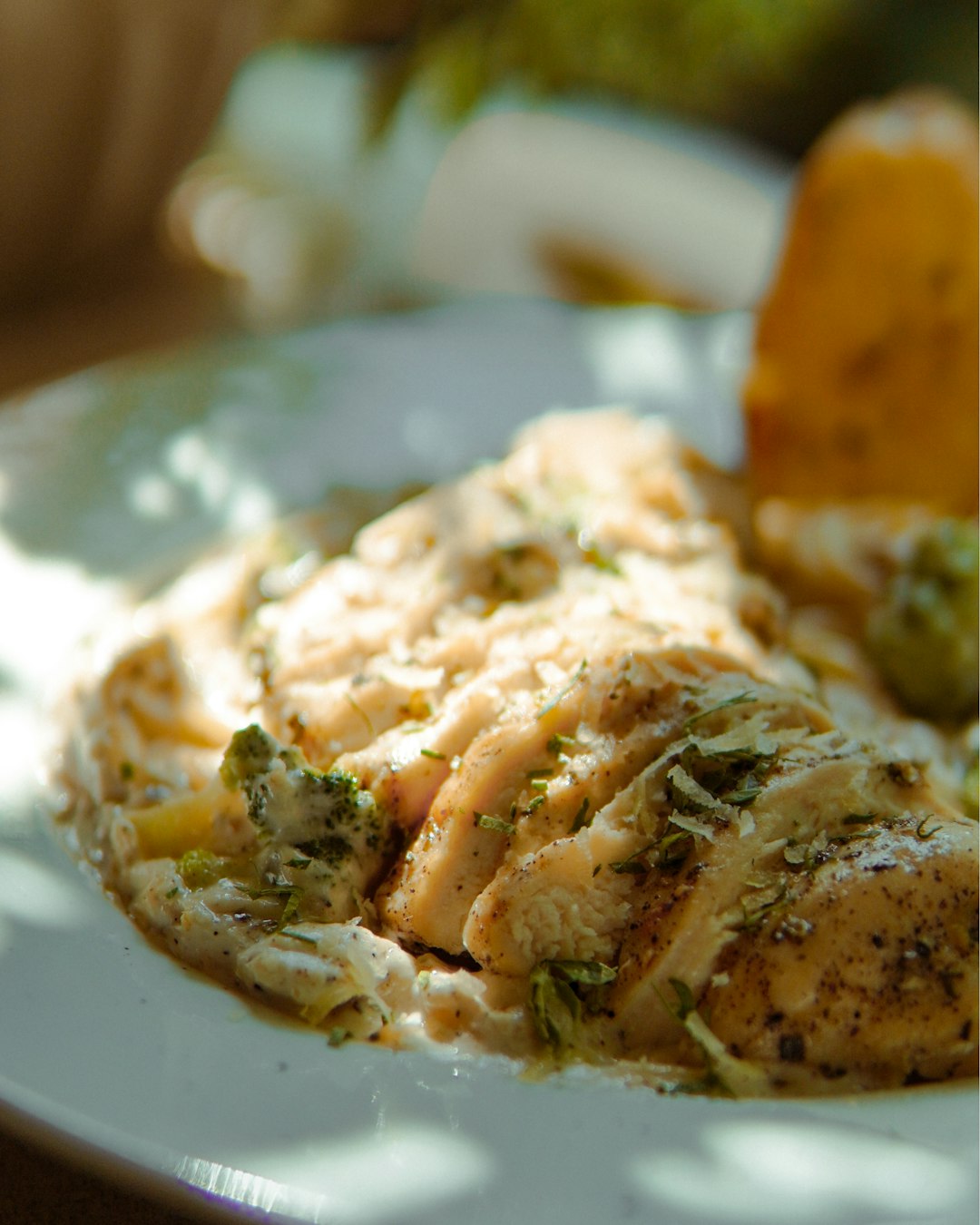 Creamy Garlic Chicken That Beats Any Restaurant Version (image credits: unsplash)