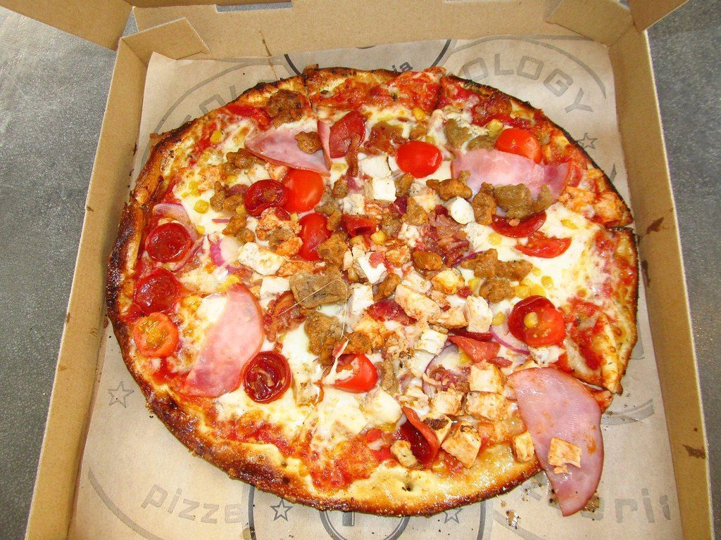 Pizza Hut's Build-Your-Own Box Innovation (Image Credits: Flickr)