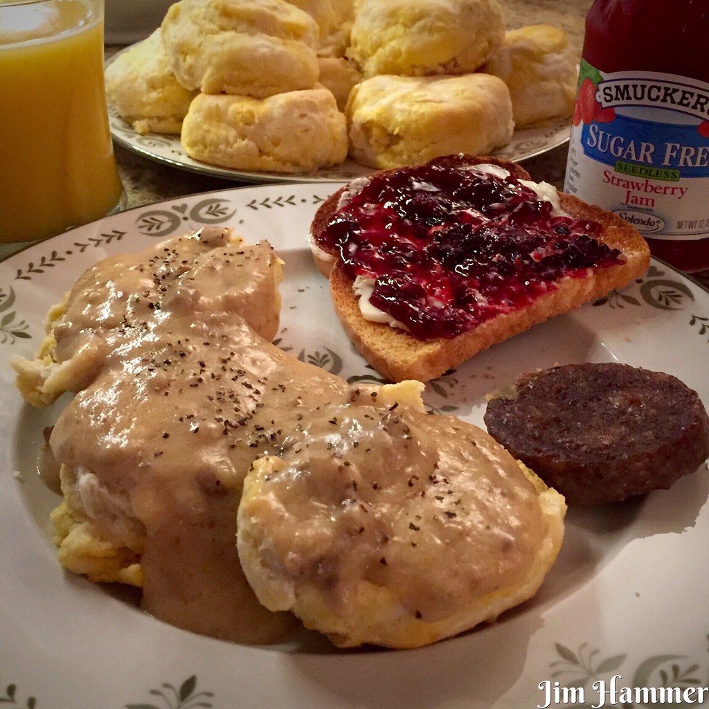 Biscuits and Sausage Gravy (image credits: flickr)