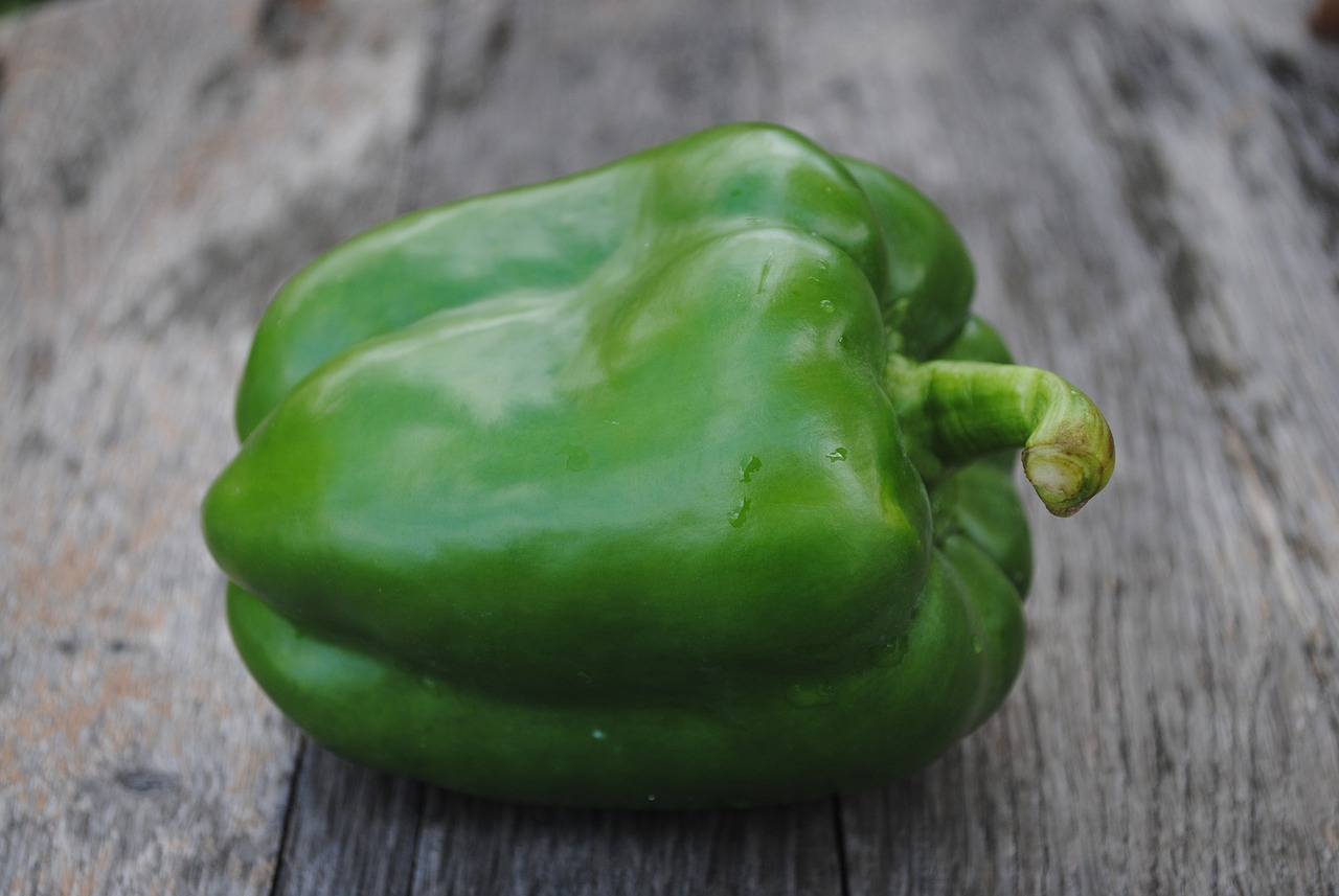 Standard Green Bell Peppers (image credits: pixabay)