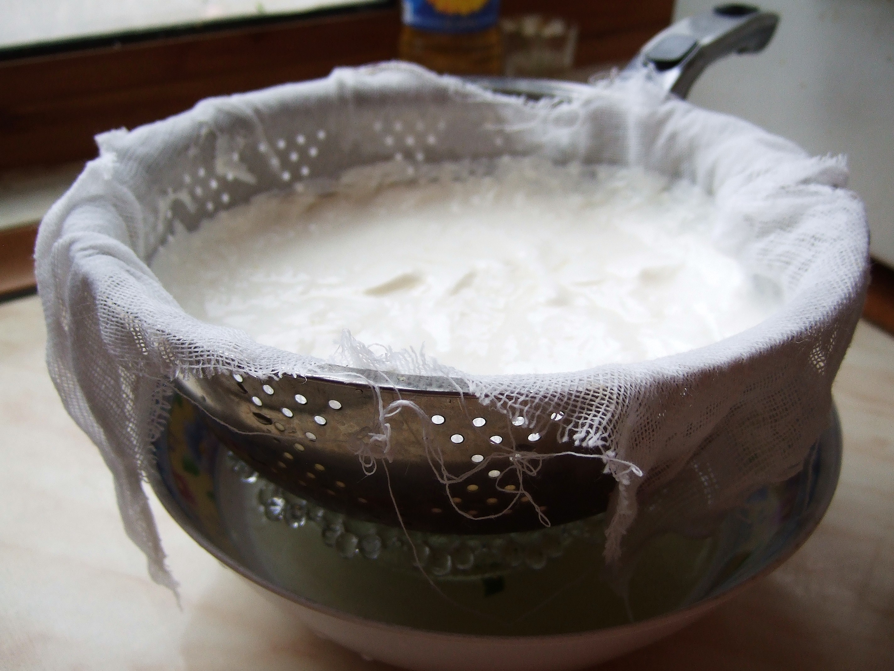 6. Yogurt - The Probiotic That Loses Its Power (image credits: wikimedia)