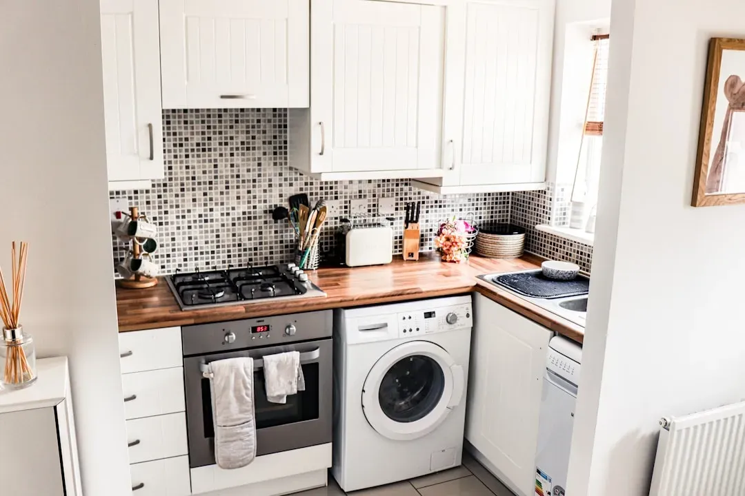Cramped Layouts That Isolate the Cook (Image Credits: Unsplash)