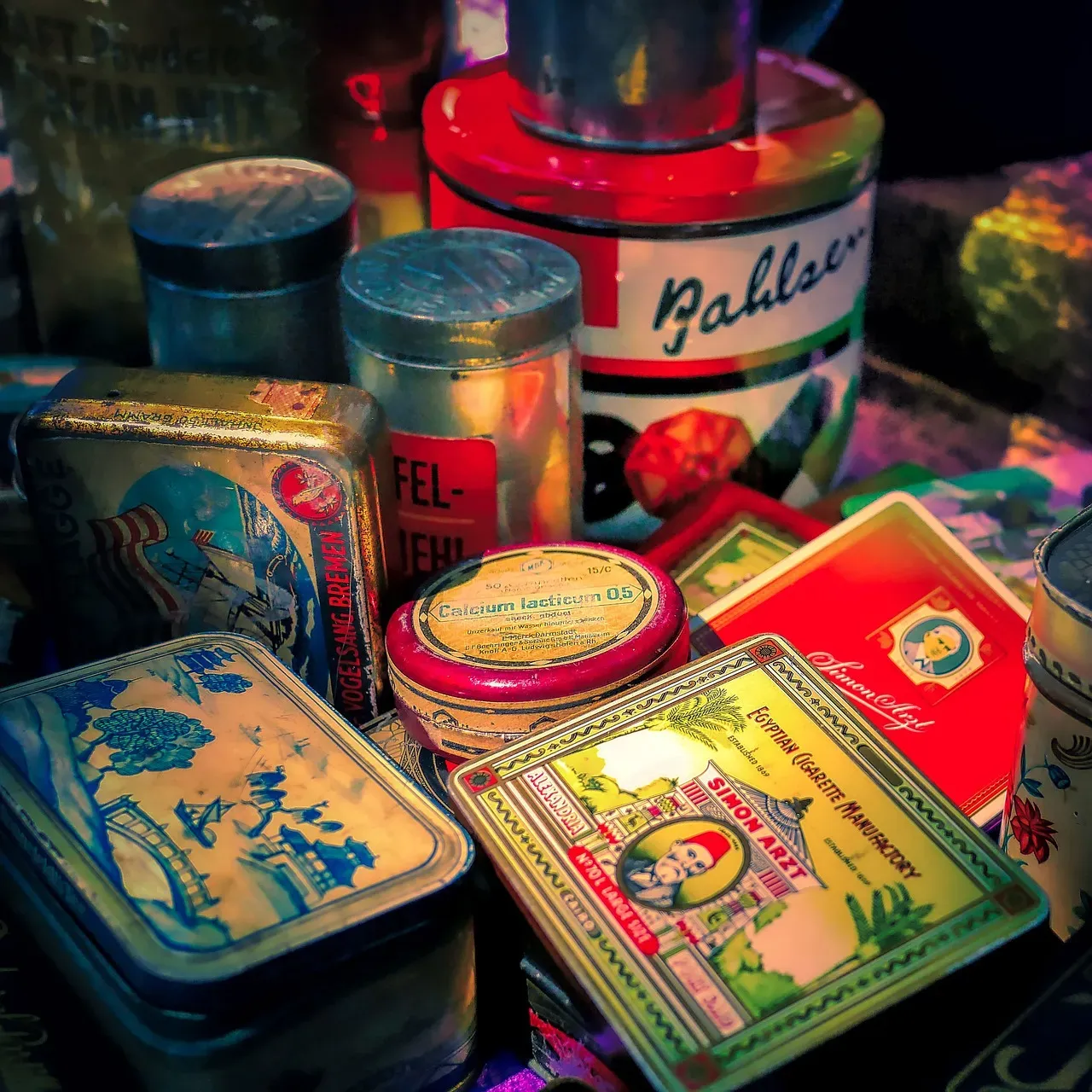 4. Mid-Century Vintage Cookie Jars: Adorable, Rare, and Surprisingly Lucrative (Image Credits: Pixabay)