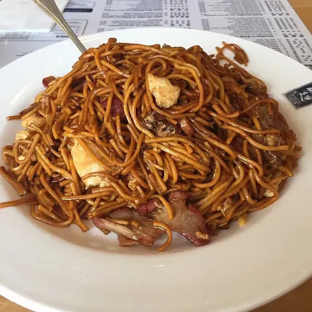 Most Food Gets Cooked Hours Before You Order It (Image Credits: Flickr)