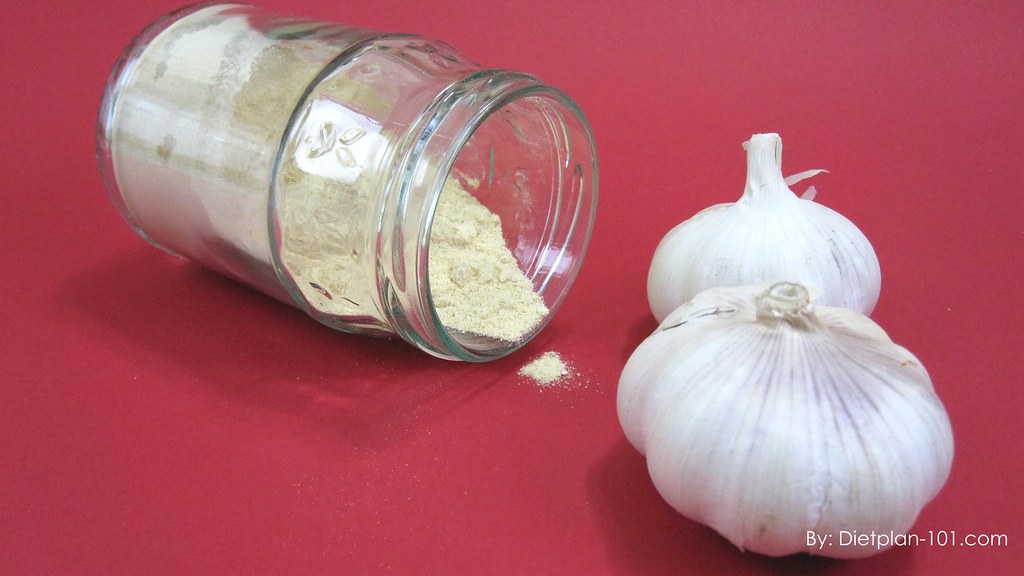 Garlic Powder - From Pungent Bite to Pale Imitation (Image Credits: Flickr)