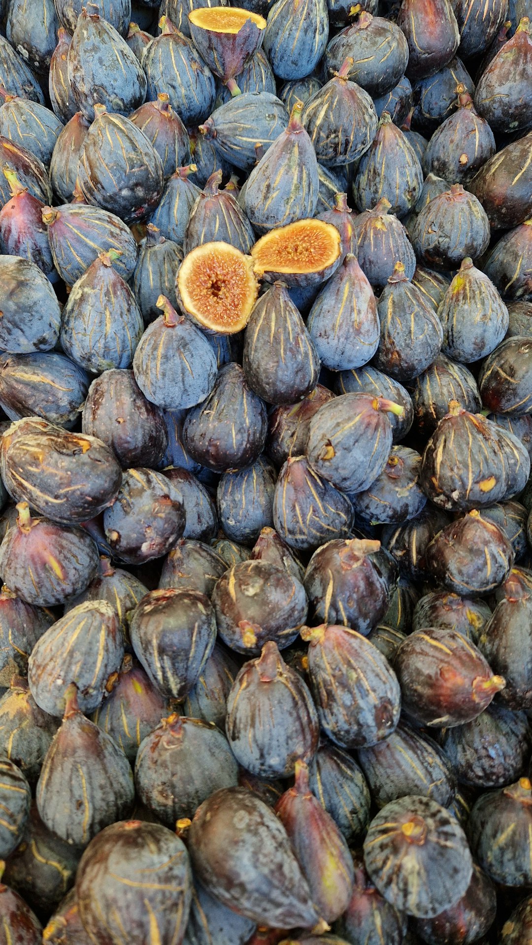 Figs: Nature’s Candy—But Not for Everyone (image credits: unsplash)