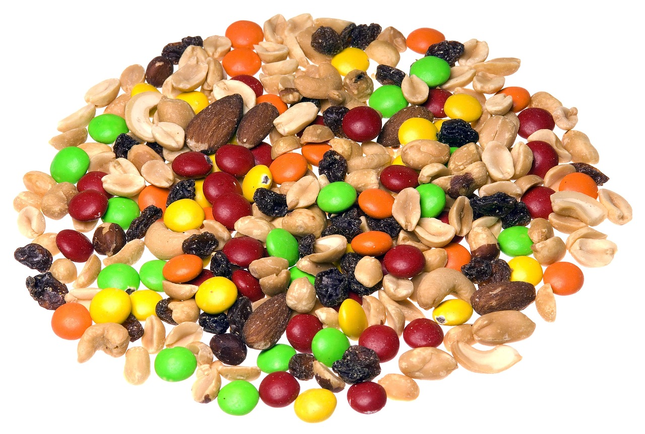 Dried Fruit & Trail Mix (image credits: pixabay)