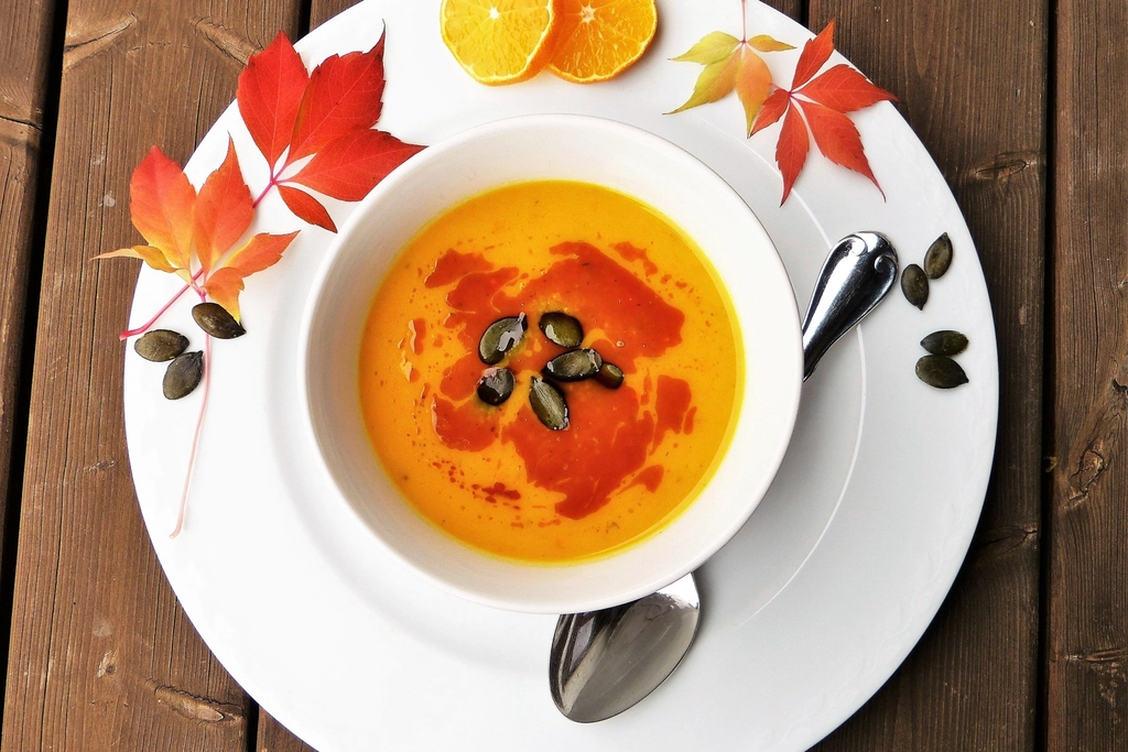 Fall Harvest: The Ultimate Comfort Soup Season (image credits: rawpixel)