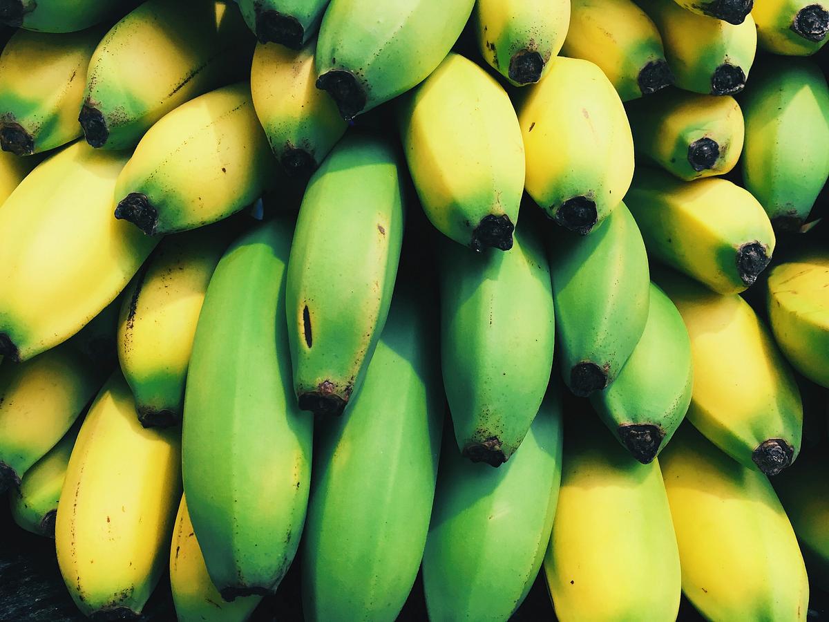 Green Bananas vs Ripe Bananas: Different Rules Apply (image credits: rawpixel)
