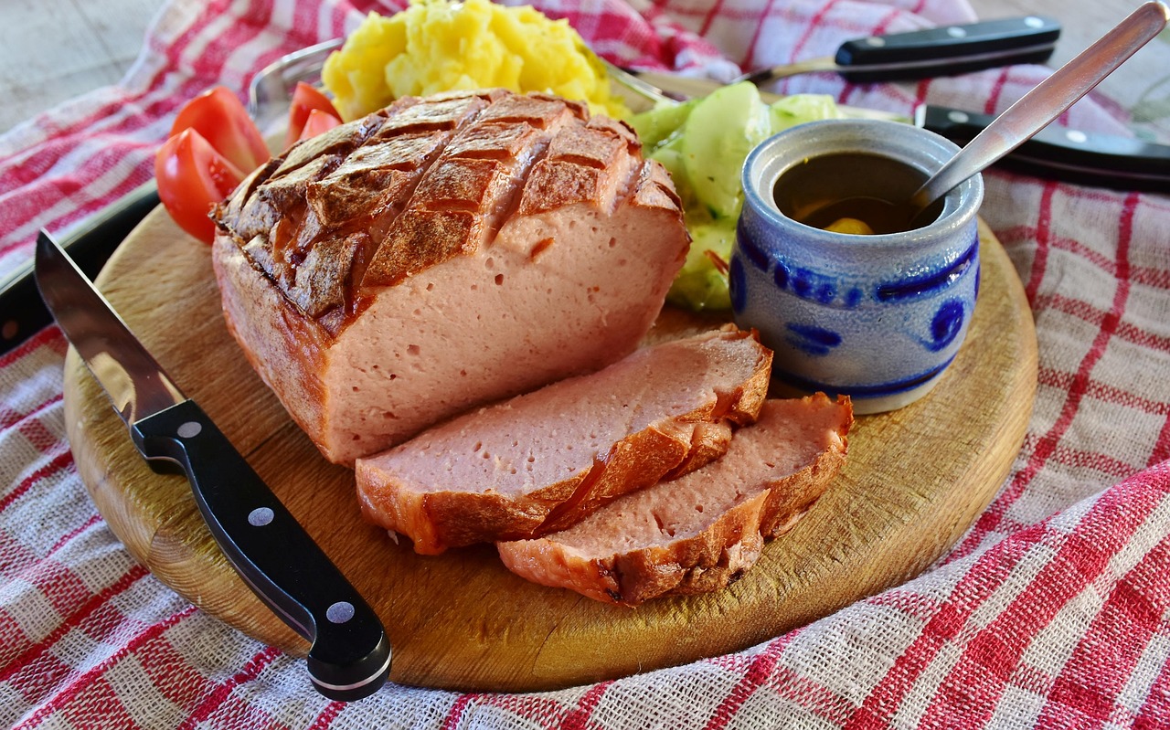 Low-Carb Meatloaf with Cheese and Leeks (image credits: pixabay)