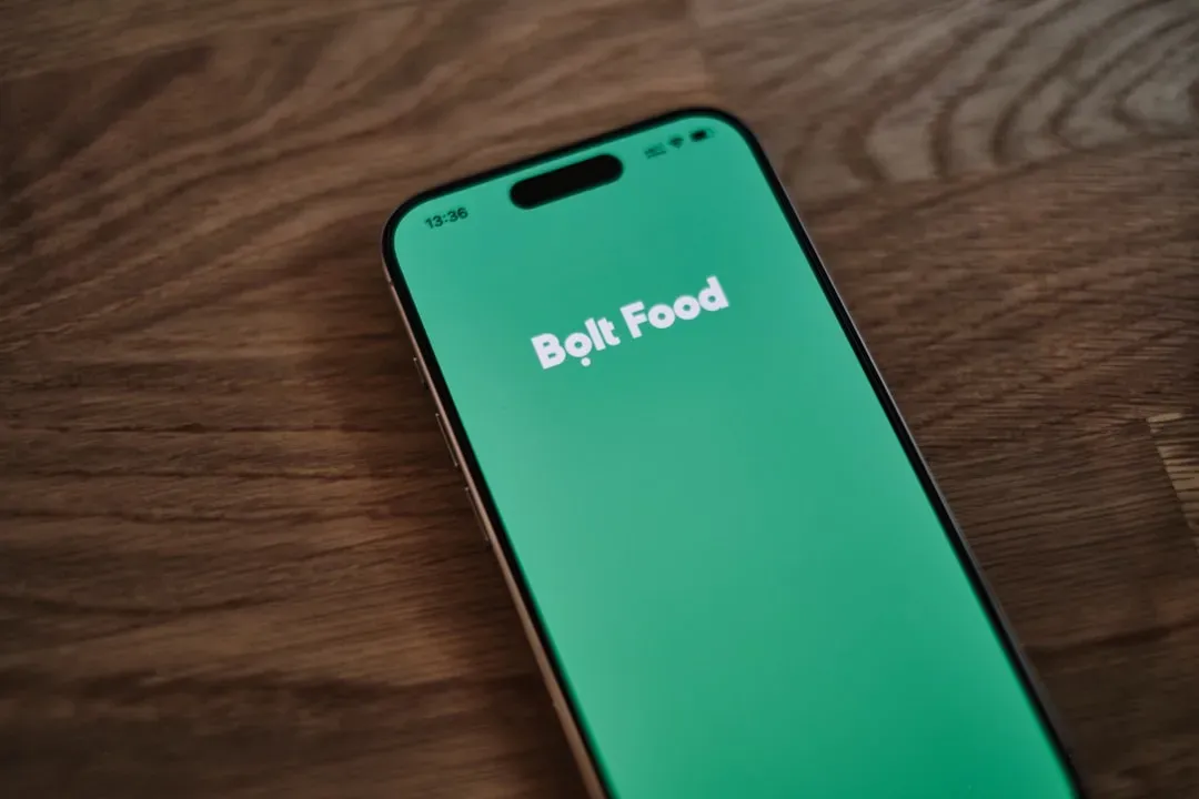 Food Delivery Apps Have Replaced the Pantry Stock-Up (Image Credits: Unsplash)
