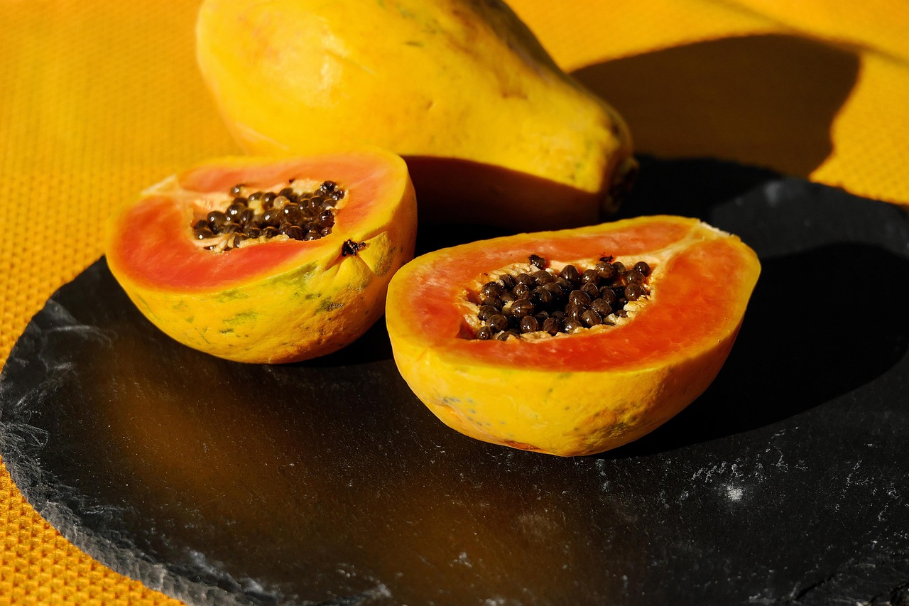 Papaya: The Tropical Tummy Tamer (image credits: pixabay)