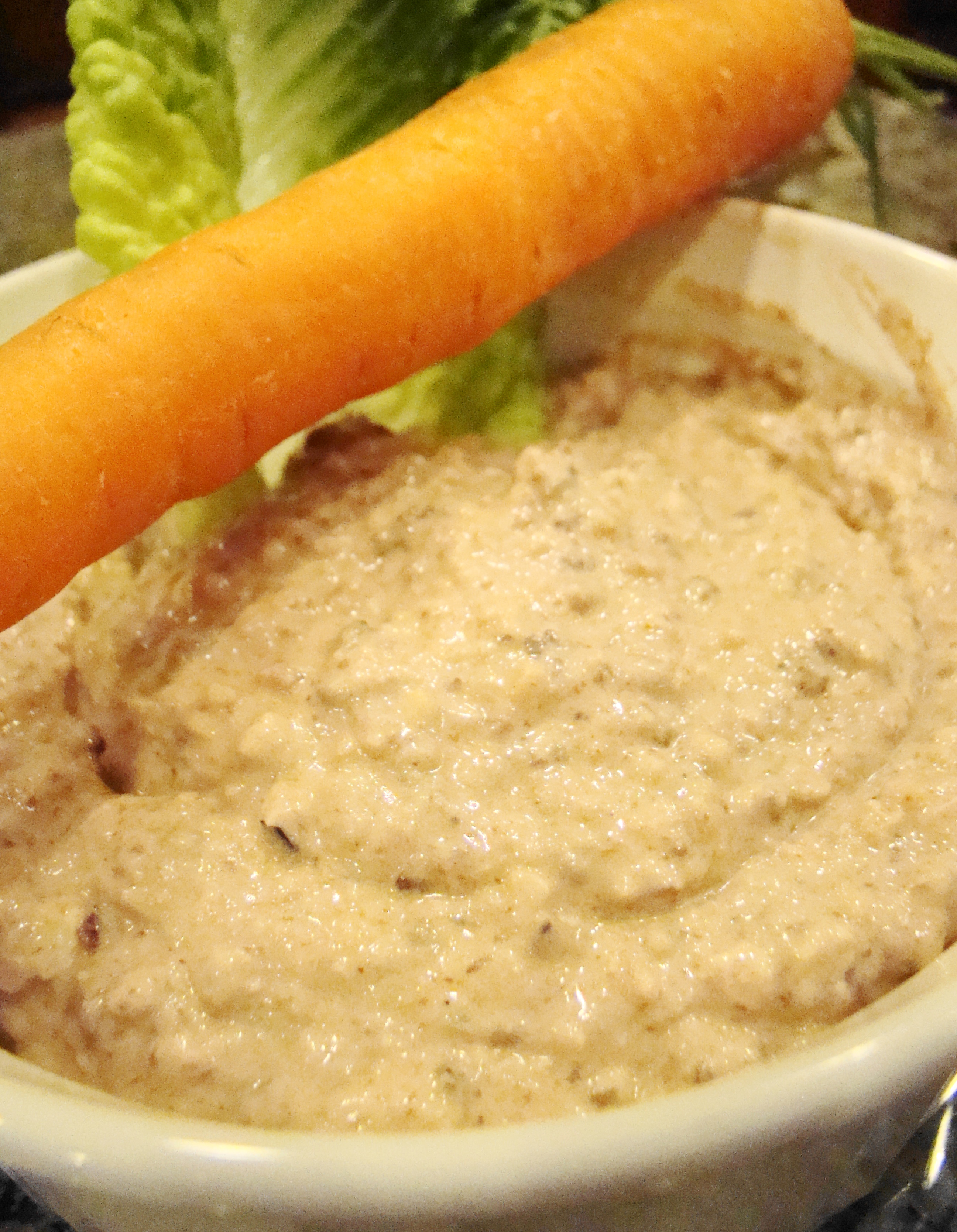 Hummus and Carrot Sticks (image credits: wikimedia)