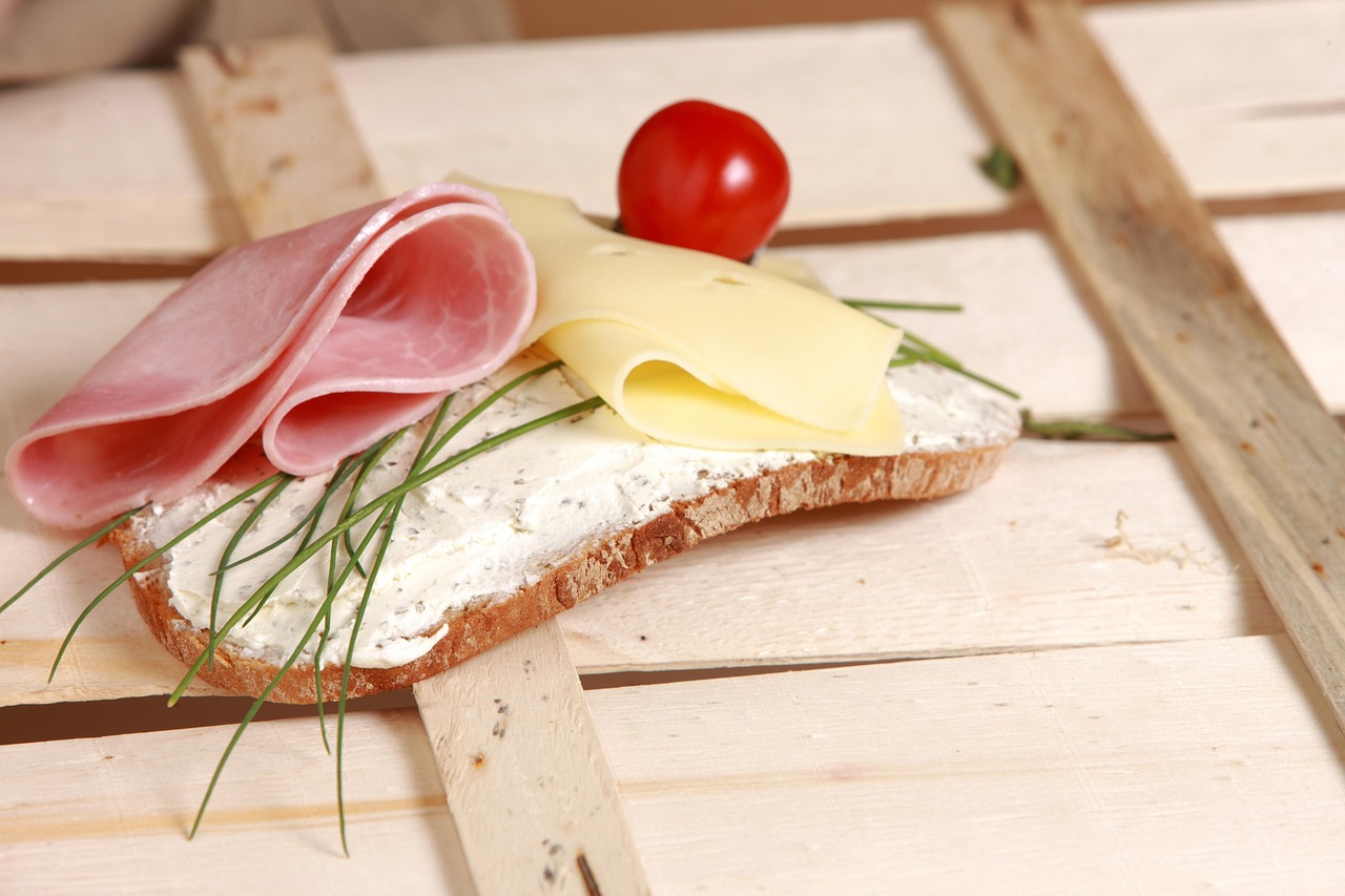 Cheese: The Protein That Packs Hidden Carbs (image credits: pixabay)