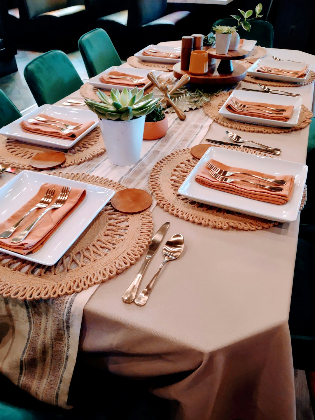 Olive Garden's Breadstick Formula and Family Feeling (image credits: unsplash)