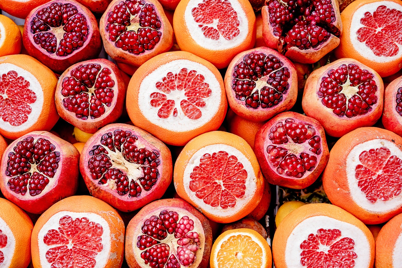 Grapefruit: Tart and Hydrating (image credits: pixabay)