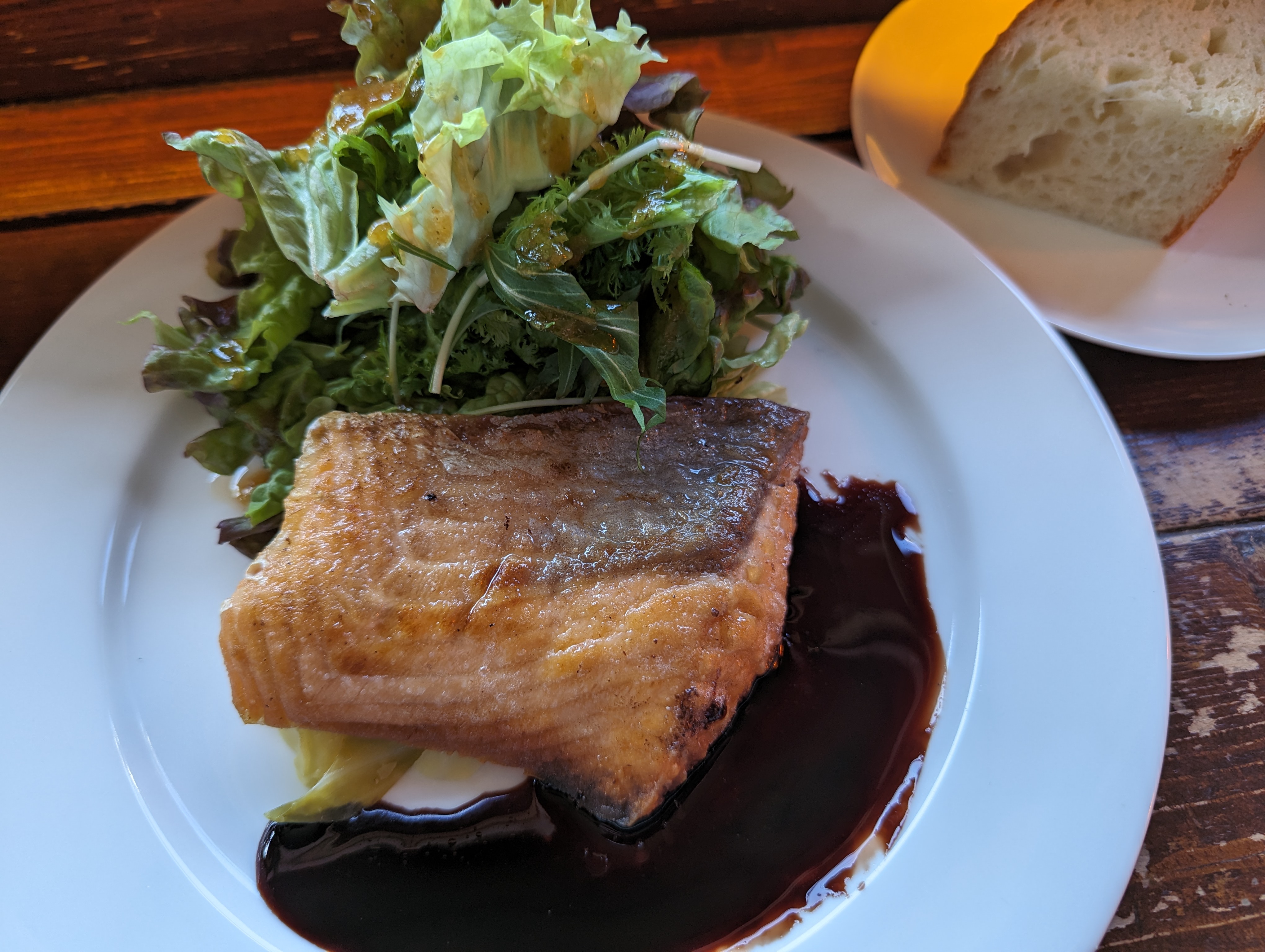 Salmon: Fatty Fish with a Hair-Saving Punch (image credits: wikimedia)