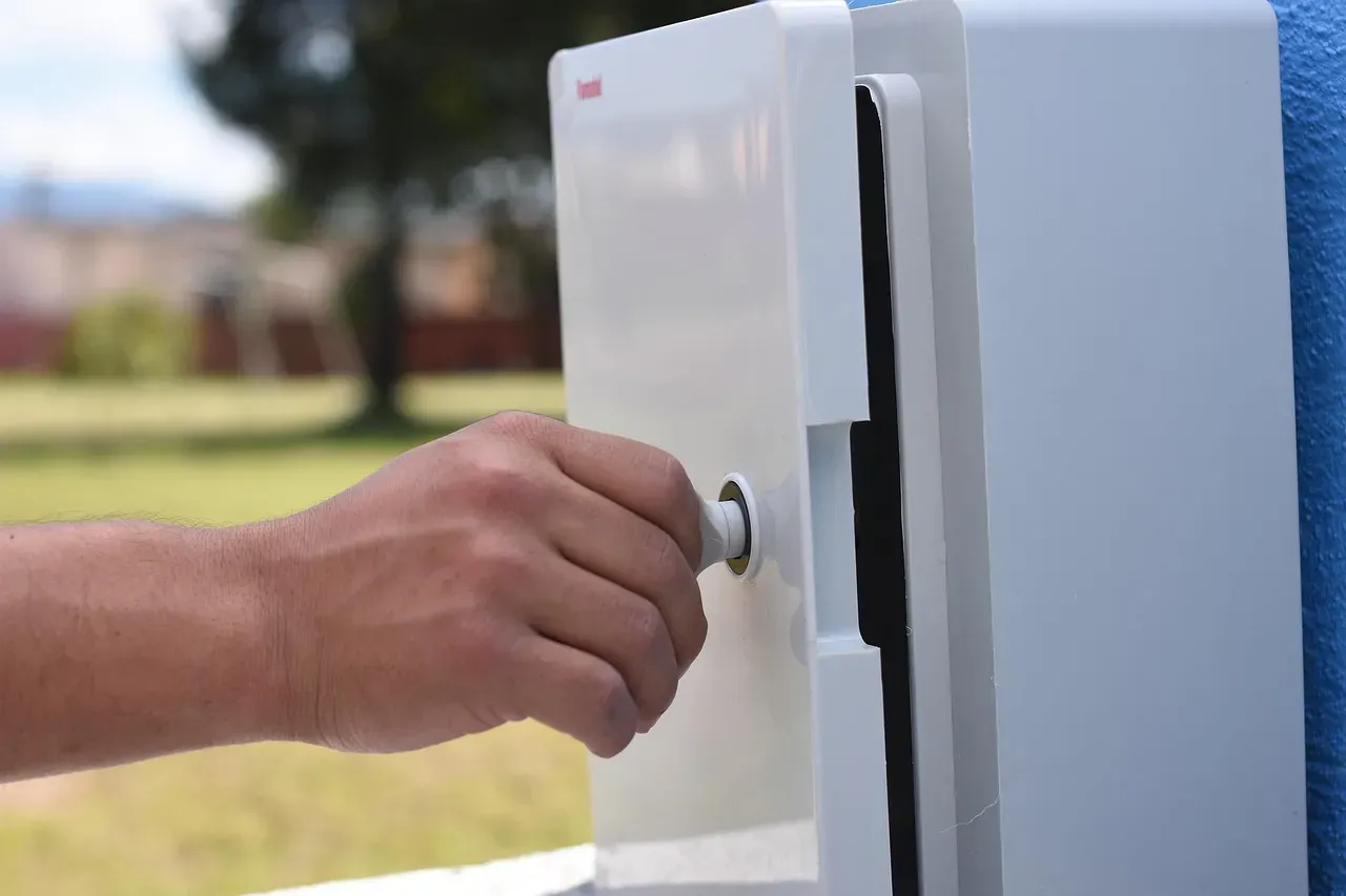 Burying Junction Boxes Behind Walls (Image Credits: Pixabay)