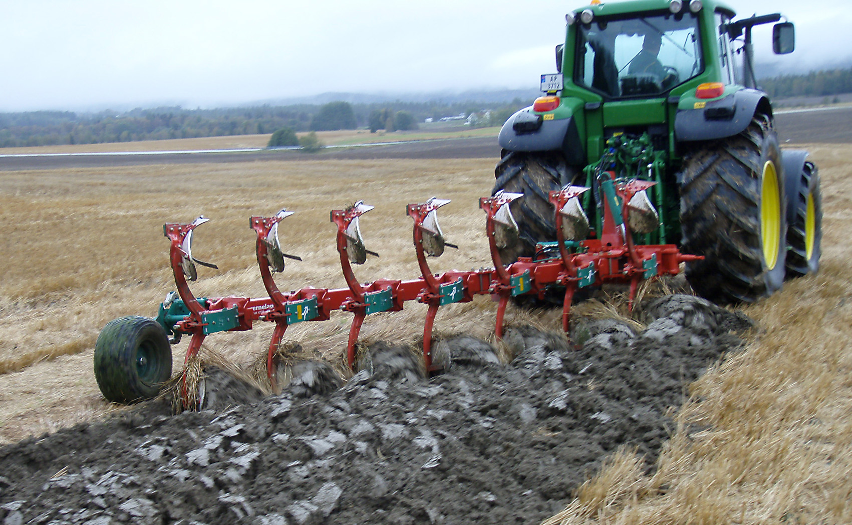 Supply Chain Optimization: From Farm to Fork (image credits: wikimedia)