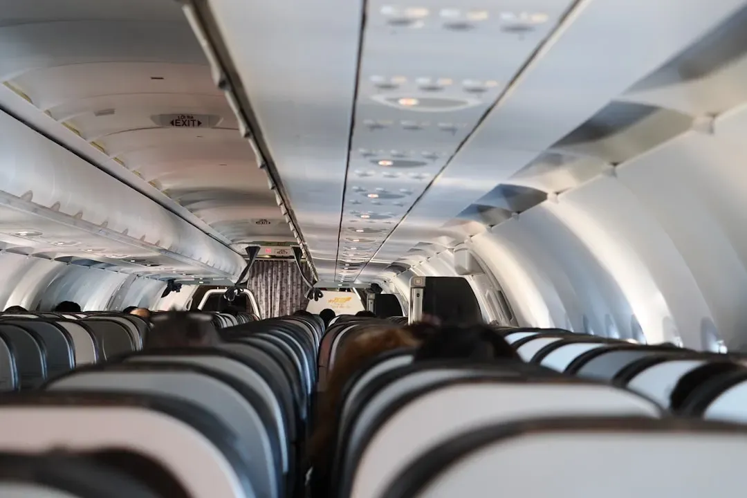 Why Airplane Cabins Are So Aggressively Dehydrating (Image Credits: Unsplash)