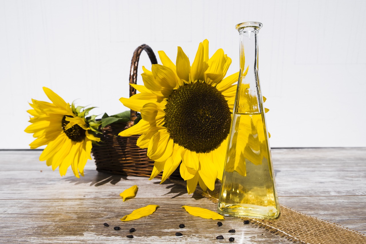 Affordable Substitute #2: Sunflower Oil (image credits: pixabay)