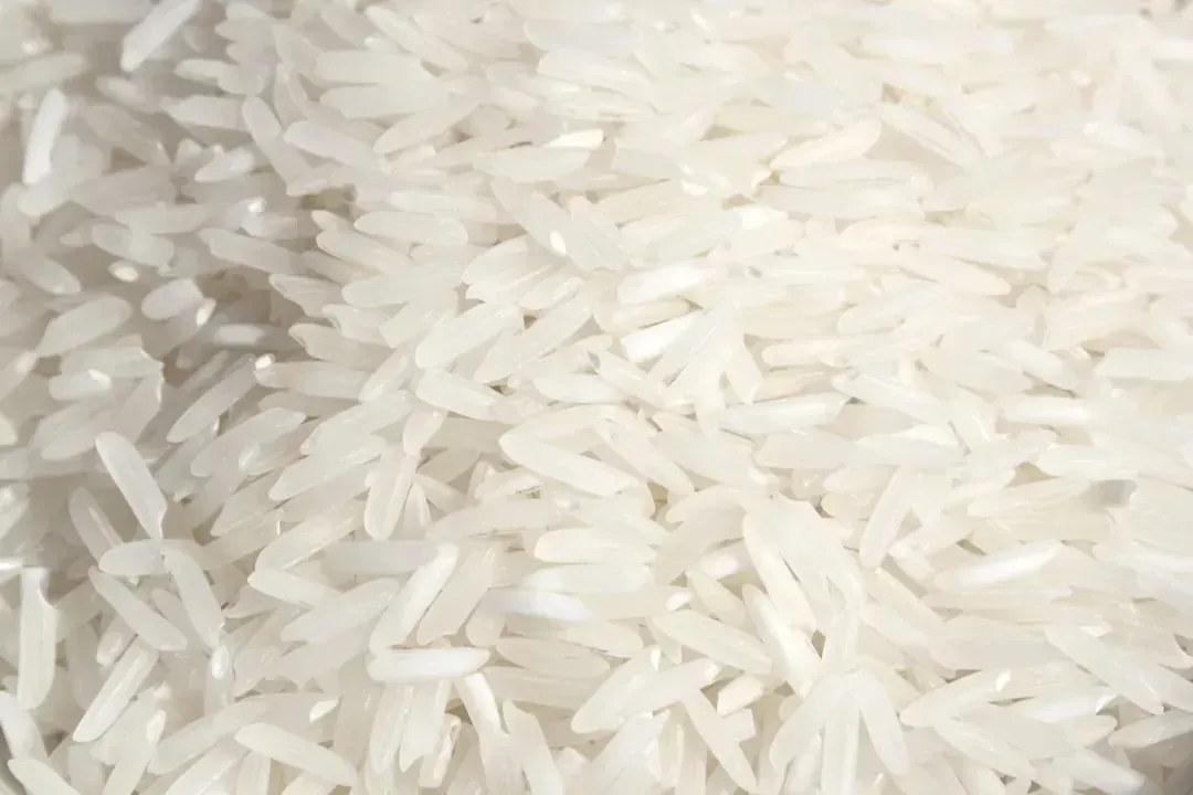 2. White Rice: The Pantry Staple Built to Last (Image Credits: Unsplash)