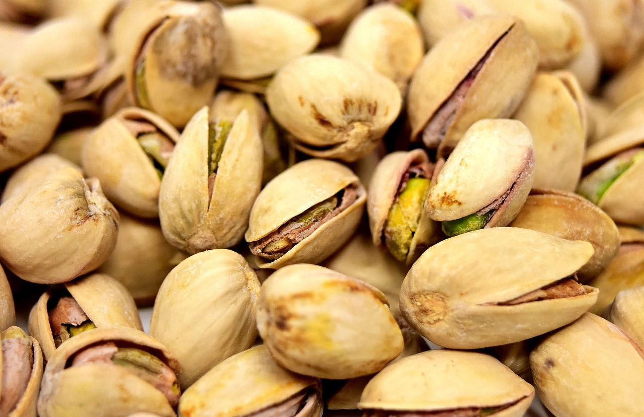 3. Pistachios: Weight Management, Eye Health, and Plant Protein (image credits: pixabay)