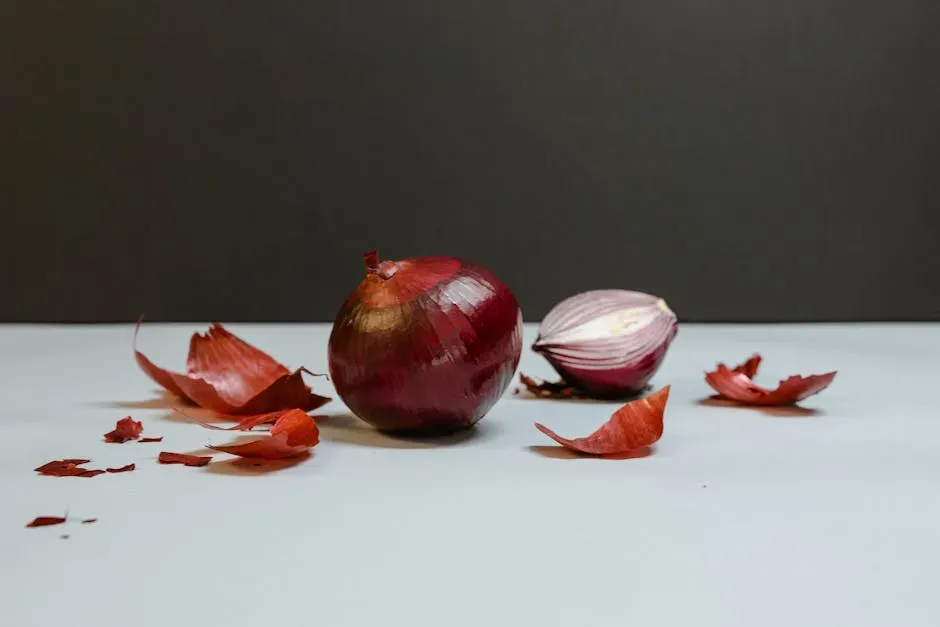 3. Onion Skins: The Part Nobody Uses That Has Exceptional Antioxidant Levels (Image Credits: Pexels)